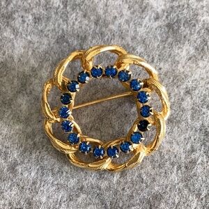 Vintage Fashion Brooch-M